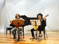 Mayara Araújo (flauta) e Ana Paula de Lima (violão) - Camerata Aondê - foto Julia Müller